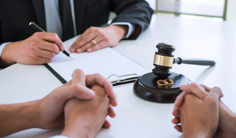 divorce lawyers