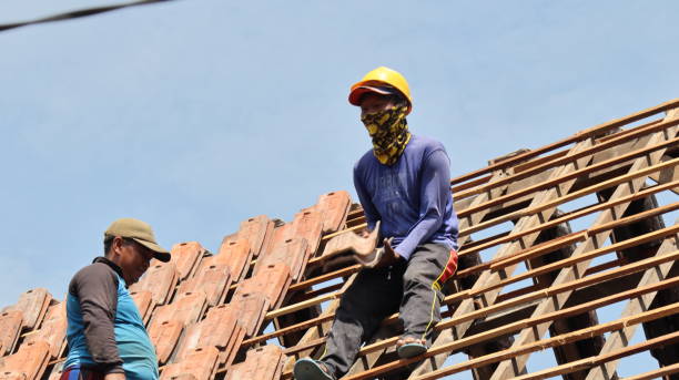 Working with a roofer who builds for the specific wind exposure